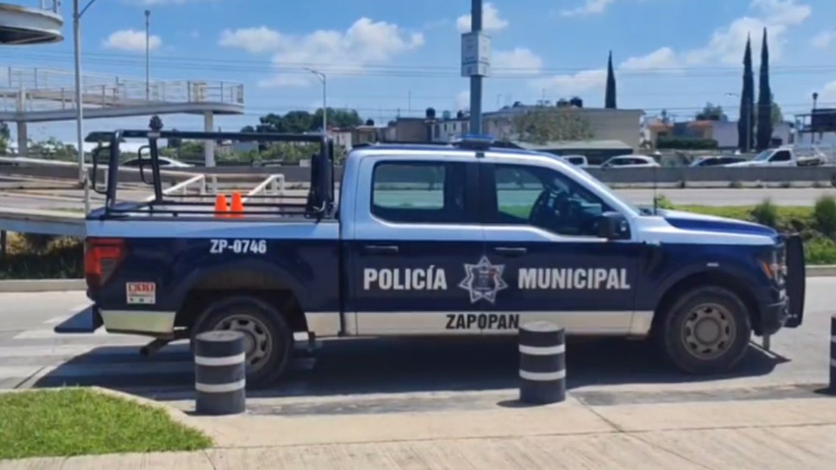 Trabajadores de limpieza en Zapopan localizaron un presunto feto humano oculto en una bolsa de basura en la colonia Puerta de Hierro. La Fiscalía ya investiga.