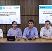 Integrantes de AMPI Monterrey y el alcalde de Santiago.