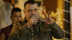 El cantante Adán Lozano, exvocalista de la Banda San Miguel, se encuentra grave tras ser atacado a balazos al intentar impedir un robo familiar en Tlajomulco.