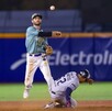 Wielansky jugador de Charros ponchando a Santos jugador de Sultanes