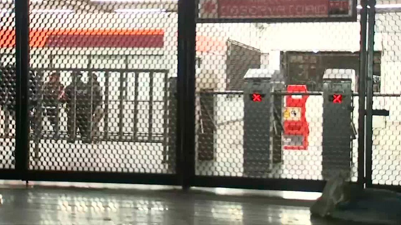Un hombre de 70 años falleció tras sufrir un colapso repentino en los accesos de la estación Pantitlán de la Línea 1 del Metro.