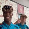 lamine yamal, nico williams y víctor muñoz jugadores de la selección de españa