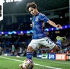 Takefusa Kubo cobrando un tiro de esquina con la Selección de Japón.