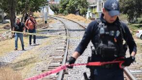 Elementos de seguridad pública acordonan una calle de la Romero Vargas por delito