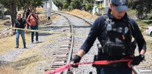 Elementos de seguridad pública acordonan una calle de la Romero Vargas por delito