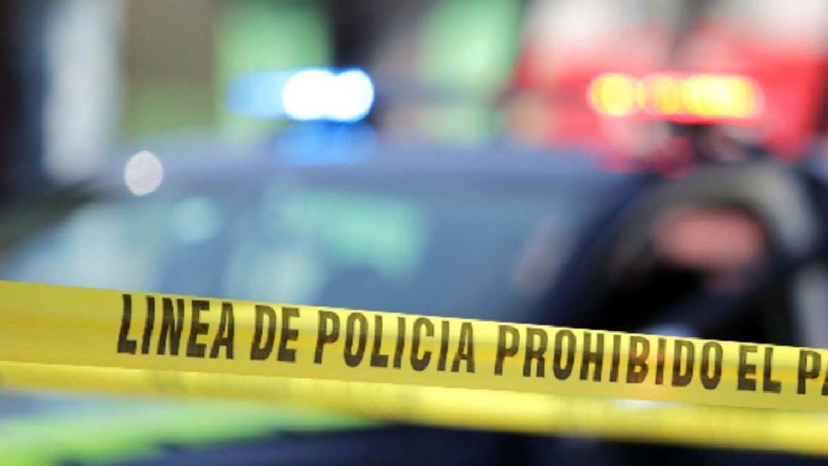 Cinta amarilla de prohibido el paso en color amarillo