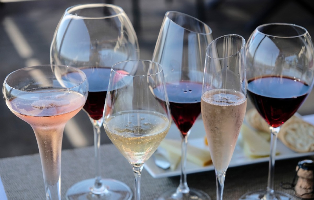 Varios vinos se ven en Sonoma, California, el 10 de julio de 2017.