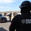 Policías estatales en filtro de seguridad en La Laguna.
