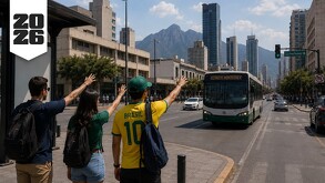 Conoce las rutas de camión, líneas de Metro y opciones de transporte público para llegar al Estadio Monterrey durante el Mundial 2026.