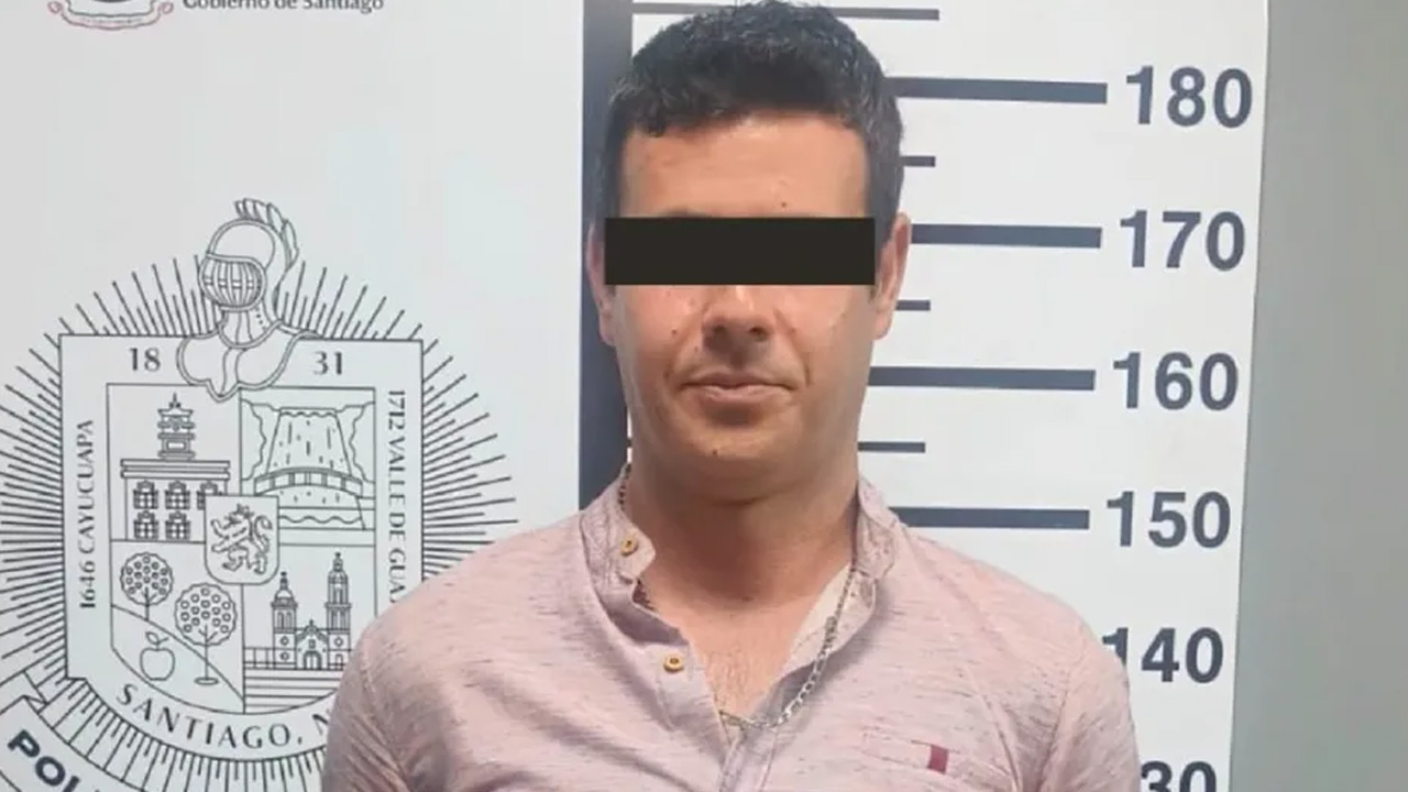 Un hombre fue detenido en Santiago luego de que su esposa lo denunciara por presuntamente golpearla y amenazarla de muerte.