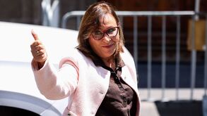 Rocío Nahle, gobernadora de Veracruz, anuncia suspensión de clases por el inicio del Mundial.