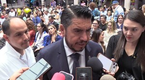 Tras el robo a una joyería y tienda de celulares en Plaza Zaragoza, Aguascalientes, que terminó en balacera y un choque; la Fiscalía ha recuperado las piezas.