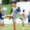 Óliver Torres entrenando con Rayados en El Barrial previo a salir a la Riviera Maya para la pretemporada con Matías Almeyda.