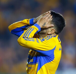 Ángel Correa en el Estadio Universitario.