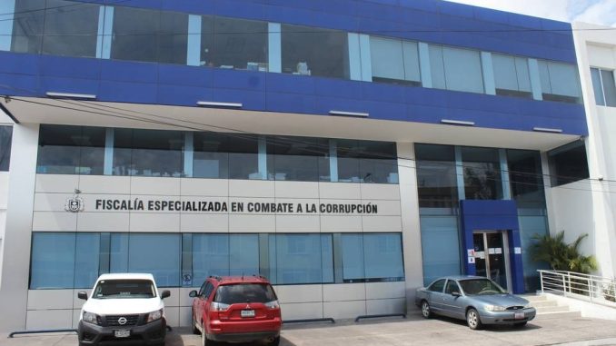 ¿Qué pasó en el Ayuntamiento de Tequila? La Fiscalía Anticorrupción revocó el fallo y suspendió a Génesis N. Descubre los delitos que enfrenta aquí.
