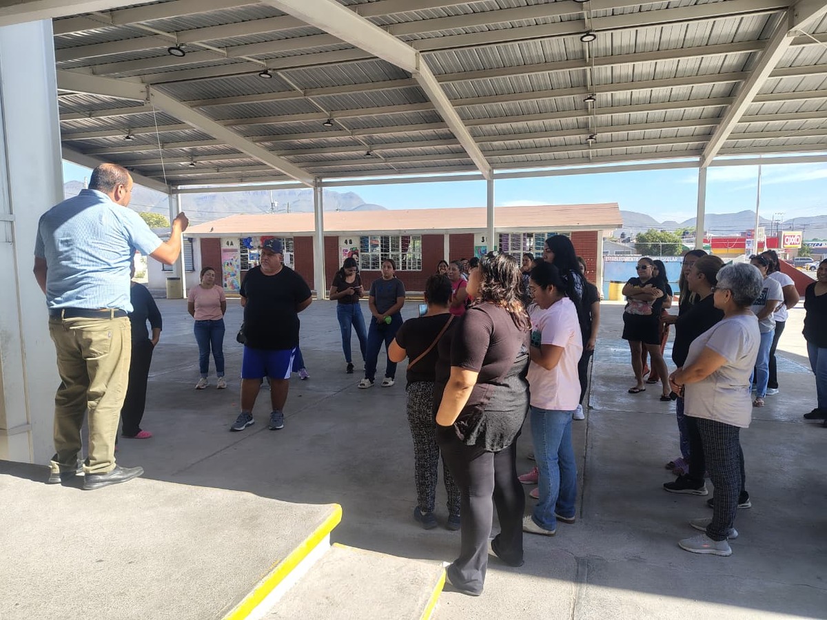 Padres de familia piden intervención educativa tras denunciar falta de transparencia e incidentes en el plantel.