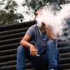 La Ley General para el Control del Tabaco prohíbe el consumo de cualquier producto de tabaco o nicotina en espacios de concurrencia colectiva