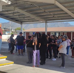 Padres de familia piden intervención educativa tras denunciar falta de transparencia e incidentes en el plantel.