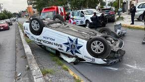 Patrulla volcada en San Nicolás.