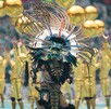 Artistas en el campo durante la ceremonia de apertura previa al inicio del partido de fútbol del Grupo A de la Copa Mundial entre México y Sudáfrica.