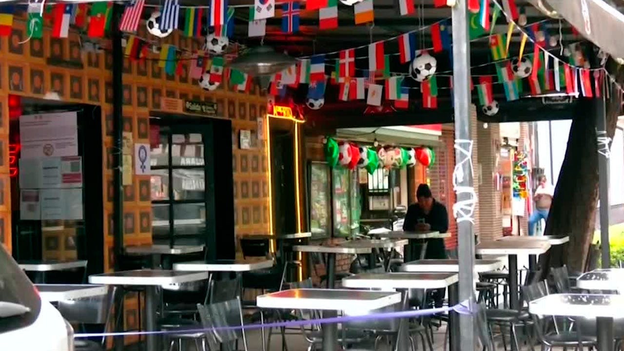El gobierno federal recordó a restaurantes y comercios que deben respetar las licencias para transmitir partidos del Mundial.