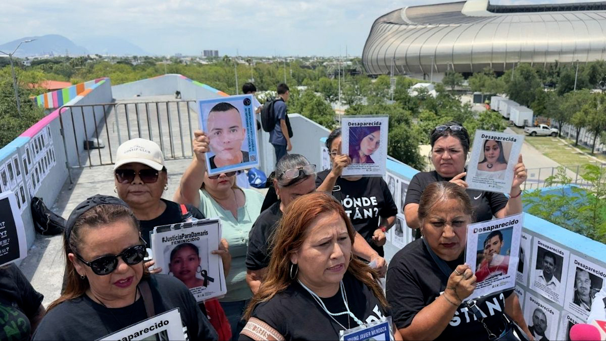 150 fichas de búsqueda en estadio de Monterrey. Colectivos de madres buscadoras exigen celeridad en casos de desaparecidos durante el Mundial.