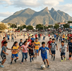 En México desde las 'cascaritas' de barrio y las ligas locales de Nuevo León hasta las grandes audiencias de la Liga MX.