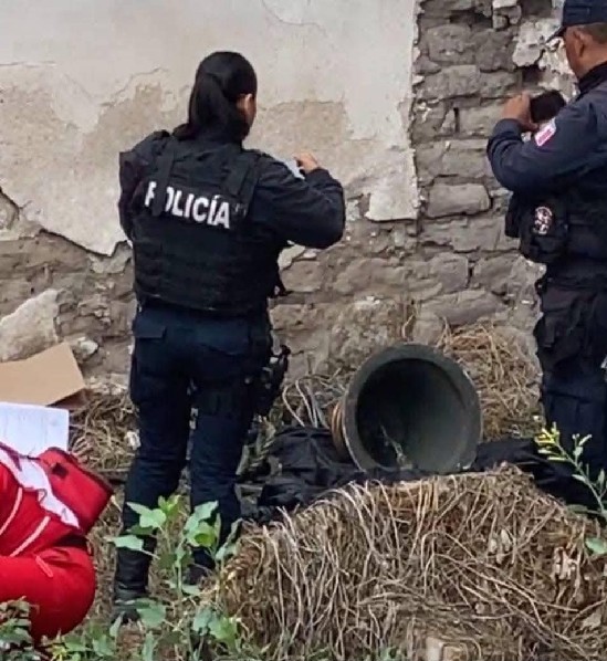 Un hombre intentó robar la campana de una iglesia en Lagos de Moreno valuada en 80 mil pesos, pero terminó cayendo 10 metros, resultó herido y fue detenido.