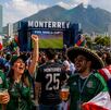 Aficionados disfrutando del Mundial en Monterrey.