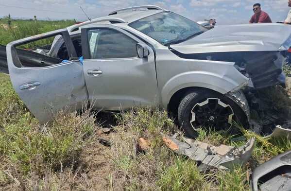 Automovilistas que pasaban por el lugar dieron aviso al sistema de emergencias 911, movilizando a paramédicos y corporaciones de seguridad hasta el sitio.