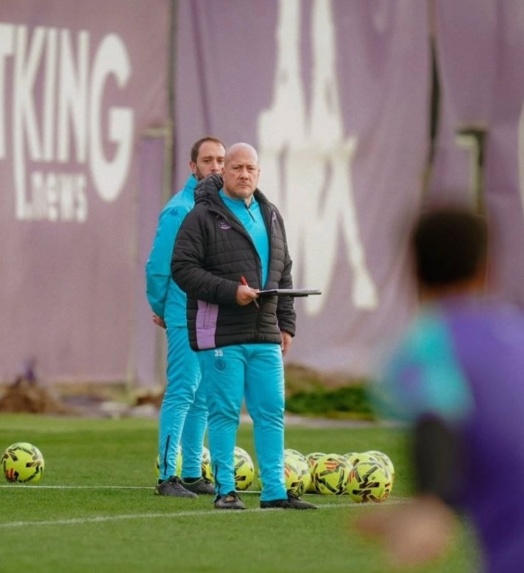 Enrique Alfaro en un entranmiento del equipo español Real Valladolid