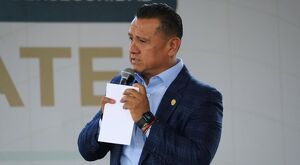 En operativos de la Meseta Purépecha, detienen a ocho elementos de la policía de Coeneo.