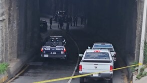 Conductor es asesinado con arma de fuego dentro de un paso desnivel en Zapopan.