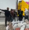 Un operativo terminó en un enfrentamiento entre mototaxistas y policías en Atenco, Estado de México.