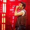 Sebastián Yatra cantando en Monterrey.