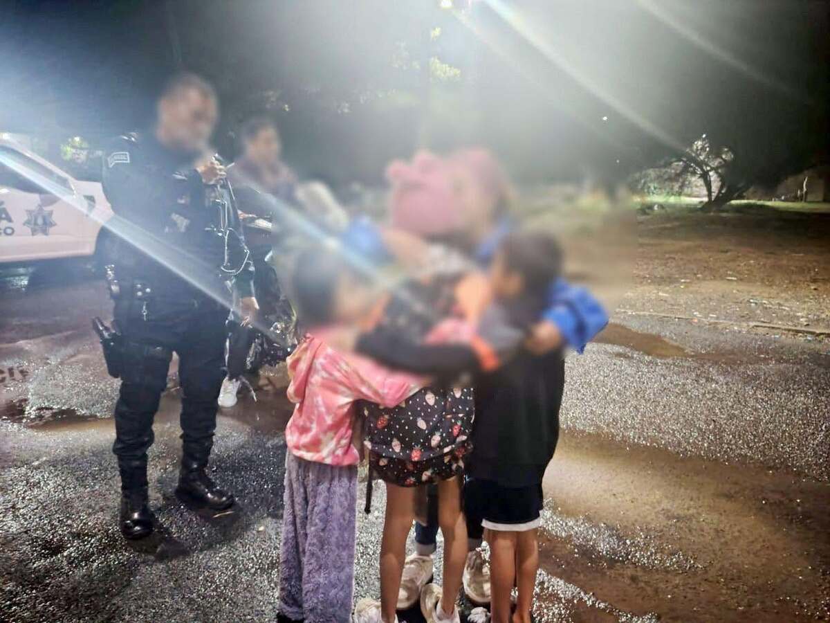 Tres menores de edad que escaparon de casa de madrugada fueron localizados con hipotermia leve junto a un canal en Tlajomulco. Conoce los detalles aquí.