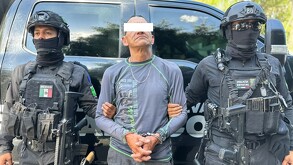 Autoridades de Jalisco detienen en Tlaquepaque Carlos 'N', presunto cobrador extranjero de préstamos ilegales.
