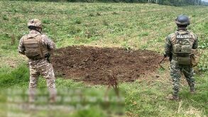 Militares resguardando una toma clandestina en Puebla.