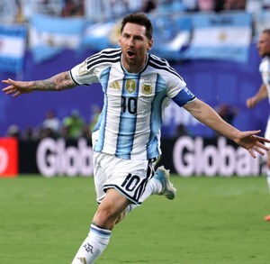Lionel Messi festejando el 1-0 de Argentina vs Argelia en la jornada 1 de la Fase de Grupos en el Mundial 2026.