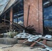 Edificio dañado tras un terremoto de magnitud 6,9 en Palu, Sulawesi Central, el 16 de junio de 2026.