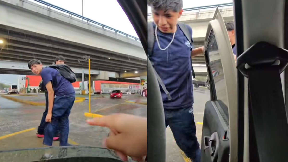 Jóvenes subiendo a auto durante lluvias en Santa Catarina.