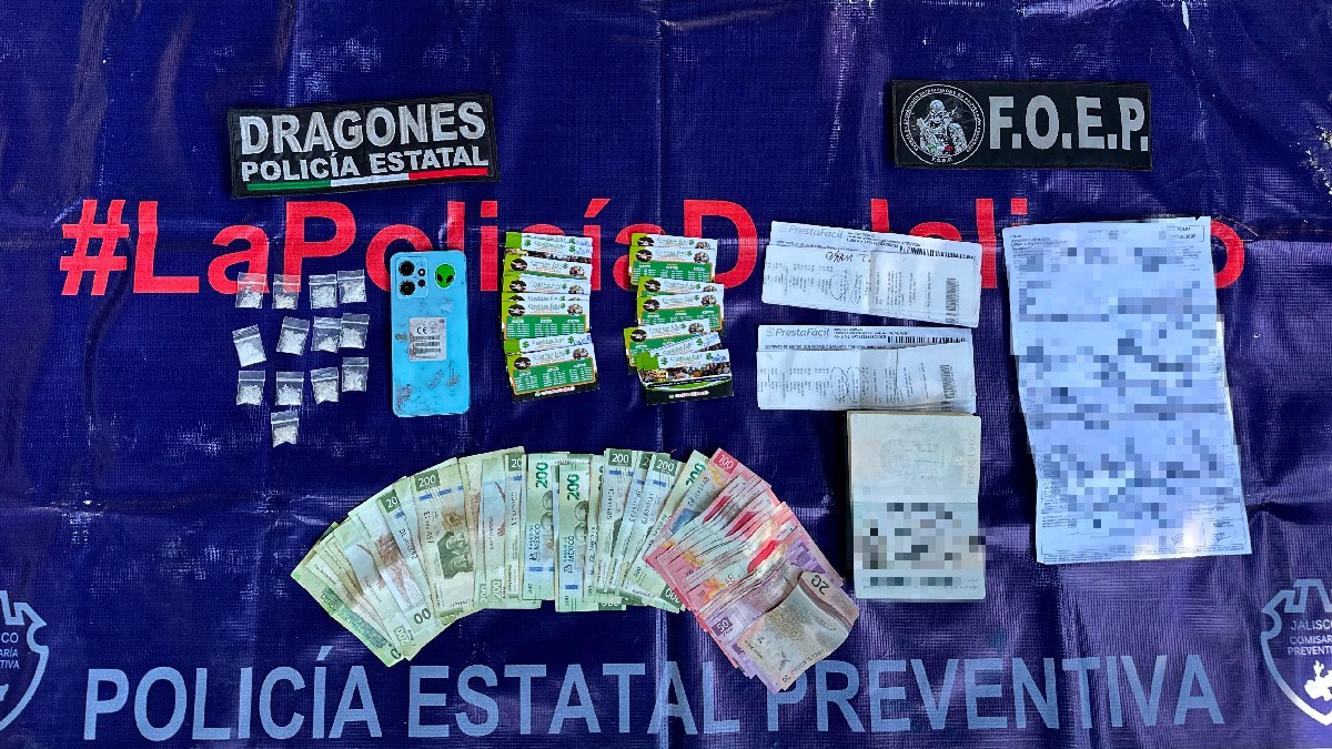 Policía estatal de Jalisco aseguro objetos relacionados con la actividad ilícita.