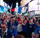 Afición de Francia festejando una noche previa al debut de su Selección en Estados Unidos en el Mundial 2026.