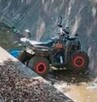 La caída de una cuatrimoto a un canal pluvial en Morelia dejó un niño muerto y otros dos menores graves; autoridades investigan el accidente.