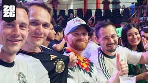 Extranjeros disfrutan lucha libre en Guadalajara