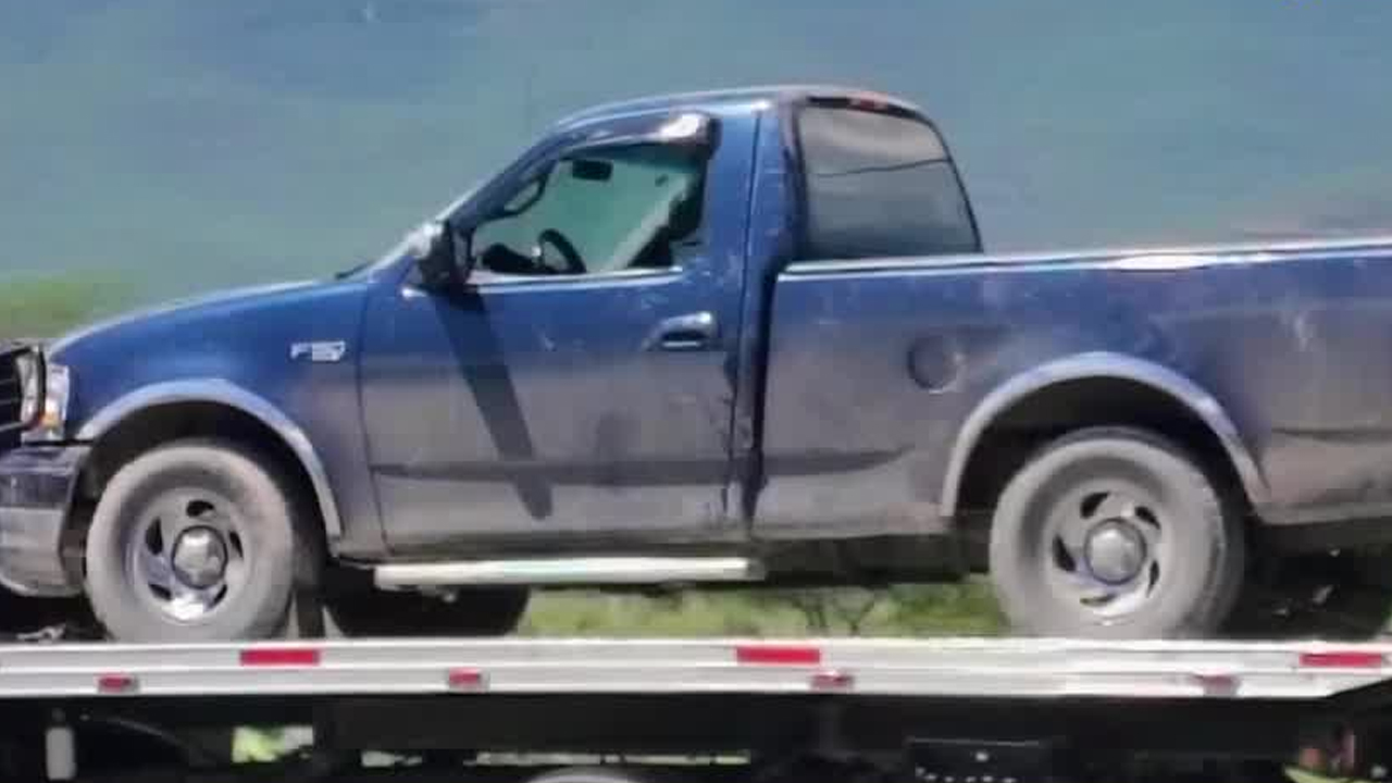 La Fiscalía de Puebla aseguró la camioneta presuntamente involucrada en un atropellamiento ocurrido en la avenida Enrique S. Mont, en Tehuacán.