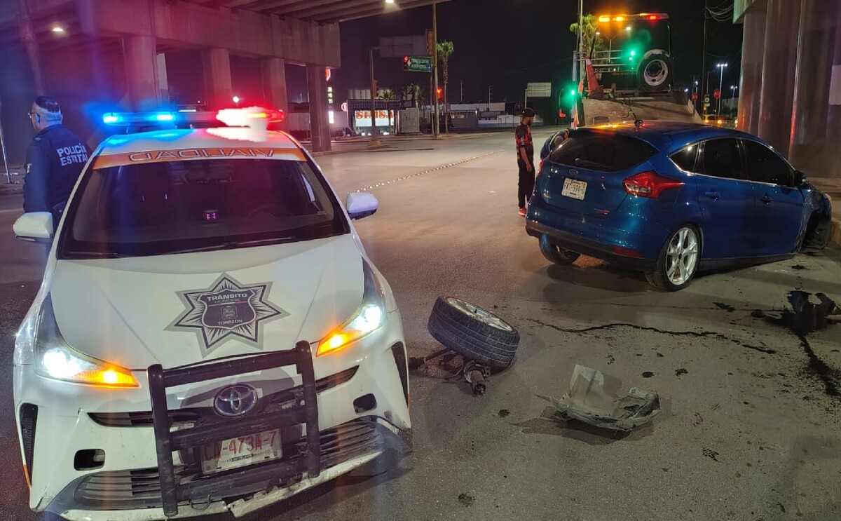 Accidente en el periférico Raúl López Sánchez de Torreón, Coahuila.