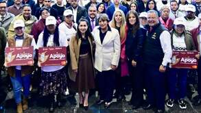 La gobernadora del Estado de México, Delfina Gómez en un evento de entrega de Apoyos del Bienestar