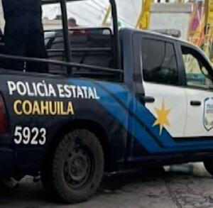 Policía Estatal detiene a un hombre en la colonia Antonio Cárdenas de Saltillo tras reporte de presunto acoso a una menor en juegos mecánicos.