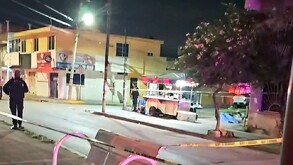 Una mujer fue asesinada la noche de este martes mientras se encontraba en un puesto de tacos ubicado en la colonia Infonavit 1, en el municipio de Salamanca.